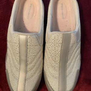 Easy Spirit Women's Traveltime Size 11M